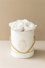 Carica l&#39;immagine nel visualizzatore di Gallery, The White Gold Collection - Roses White
