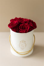 Carica l&#39;immagine nel visualizzatore di Gallery, The White Gold Collection - Roses Red
