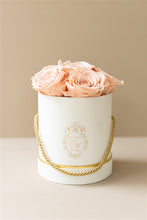 Carica l&#39;immagine nel visualizzatore di Gallery, The White Gold Collection - Roses Peach
